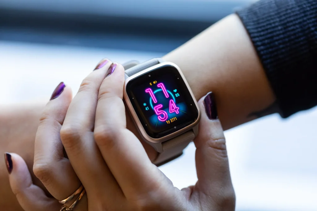 The Evolution of Smartwatches: From Basic Fitness Trackers to Advanced Health Monitors