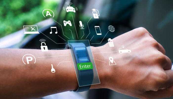 The Impact of IoT on Smartwatch Functionality and User Experience